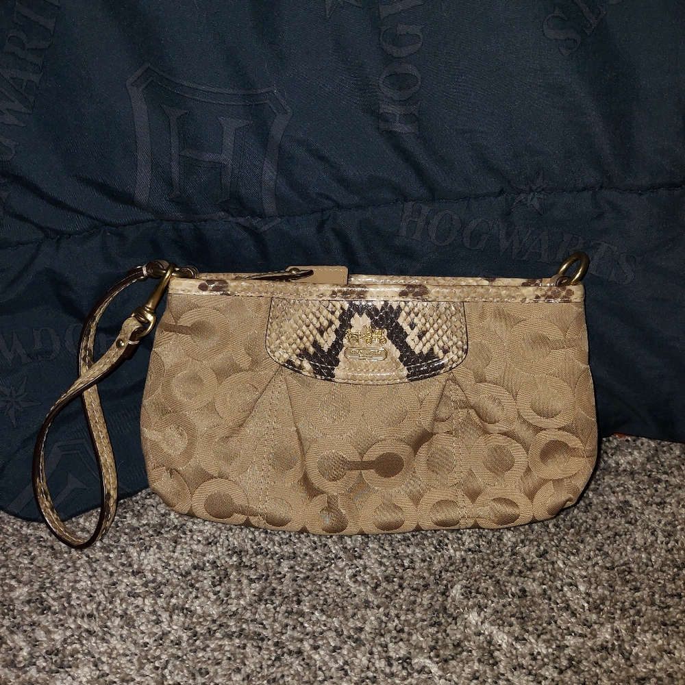 Coach Khaki / Signature Python Embossed Wristlet